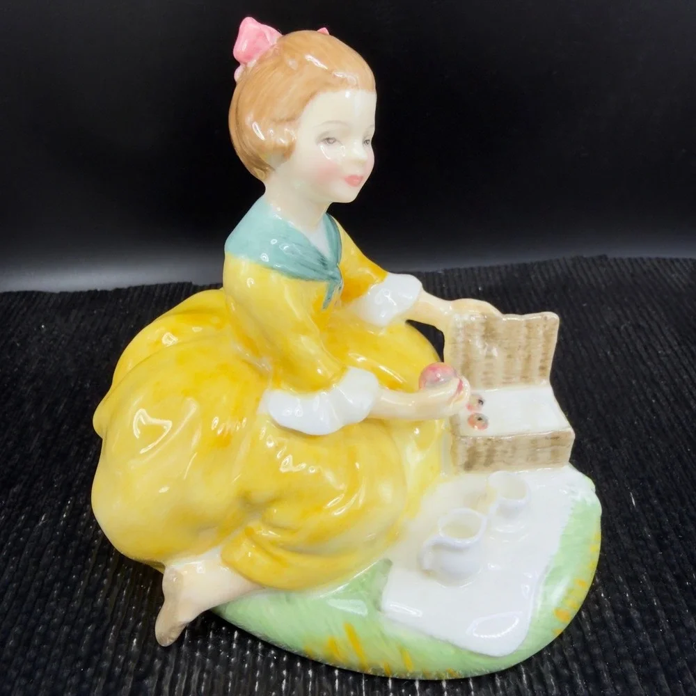 Royal Doulton Picnic Figurine Girl Yellow Dress Peggy‎ Davies England Fine China